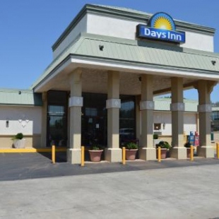 Фотография мотеля Days Inn by Wyndham Clinton