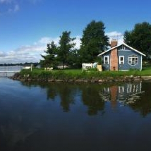 Фотография гостевого дома Cozy Fremont Cottage on Lake Poygan and Fishing Dock