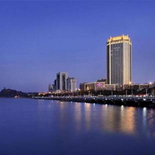 Фотографии гостиницы 
            Crowne Plaza Zhenjiang, an IHG Hotel