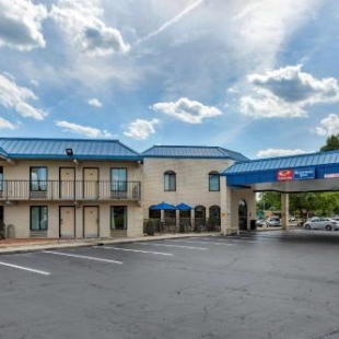 Фотография гостиницы Econo Lodge Fayetteville