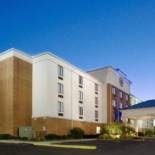 Фотография гостиницы Holiday Inn Express Hotel & Suites Columbus Airport, an IHG Hotel