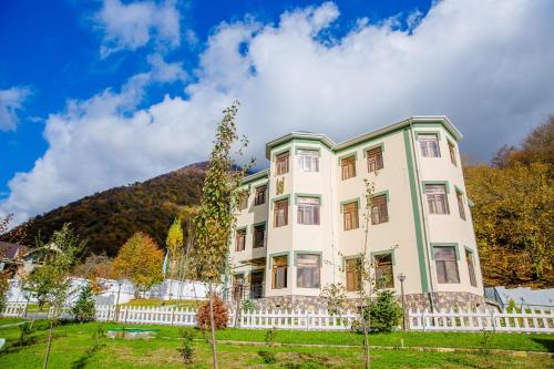 Фотография гостиницы White