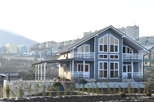 Фотография гостиницы HOTEL CHALET and TOURS