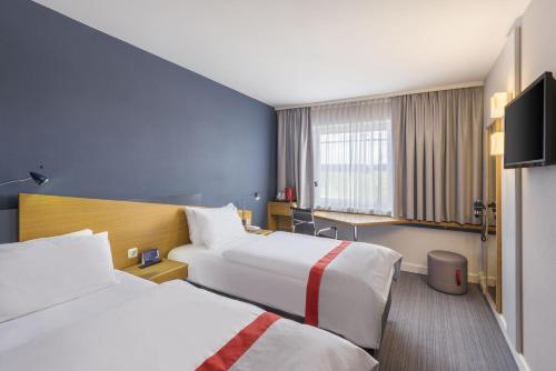 Фотография гостиницы Holiday Inn Express Cologne Troisdorf, an IHG Hotel