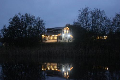 Фотография гостевого дома Дом Люкс у мостов