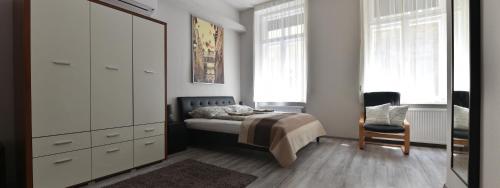 Фотографии гостевого дома 
            Corvin Point Rooms and Apartments