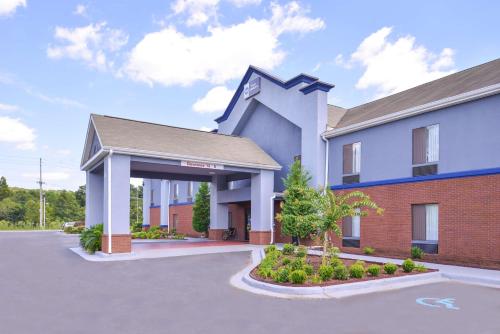 Фотография гостиницы Best Western Troy Inn