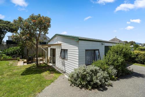 Фотографии гостевого дома 
            Searenity - Waikanae Beach Holiday Home