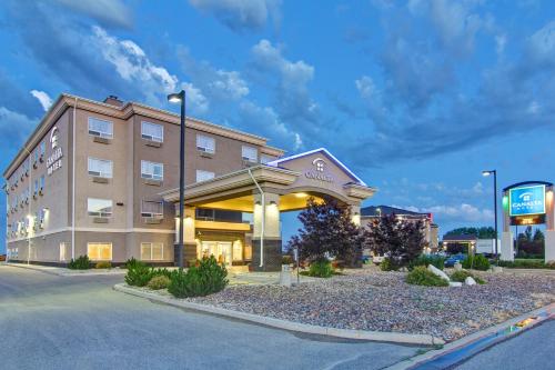 Фотографии гостиницы 
            Canalta Hotel Weyburn