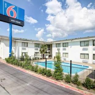 Фотографии гостиницы 
            Motel 6-Dallas, TX - South