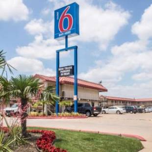 Фотографии гостиницы 
            Motel 6-Mesquite, TX - Rodeo - Convention Ctr