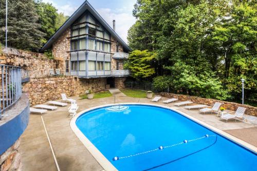 Фотография гостиницы Chalet Inn