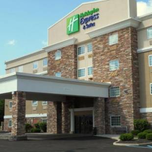 Фотографии гостиницы 
            Holiday Inn Express & Suites Carmel North – Westfield, an IHG Hotel