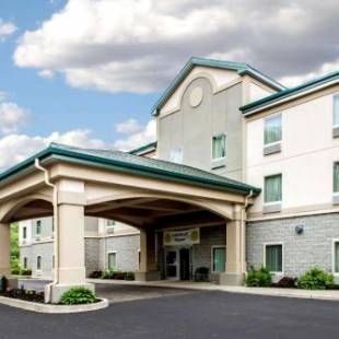 Фотографии гостиницы 
            Quality Inn & Suites Fishkill South near I-84