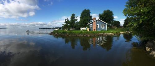 Фотографии гостевого дома 
            Cozy Fremont Cottage on Lake Poygan and Fishing Dock