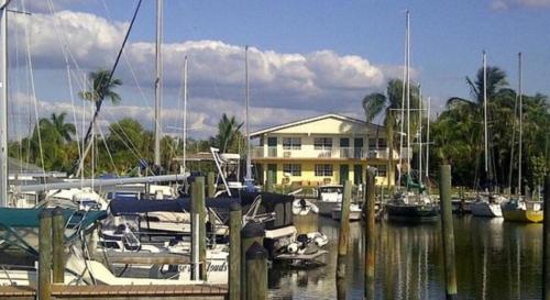 Фотографии мини отеля 
            Latitude 26 Waterfront Boutique Resort - Fort Myers Beach