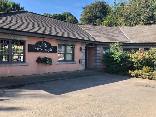 Фотография гостиницы Michelangelos - Rooms, Restaurant & Bar