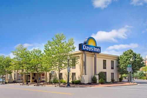 Фотография гостиницы Days Inn by Wyndham Silver Spring