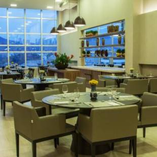 Фотографии гостиницы
BH Raja Hotel