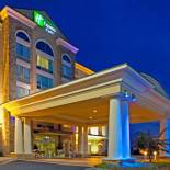 Фотография гостиницы Holiday Inn Express & Suites Columbus at Northlake, an IHG Hotel