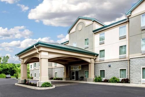 Фотография гостиницы Quality Inn & Suites Fishkill South near I-84
