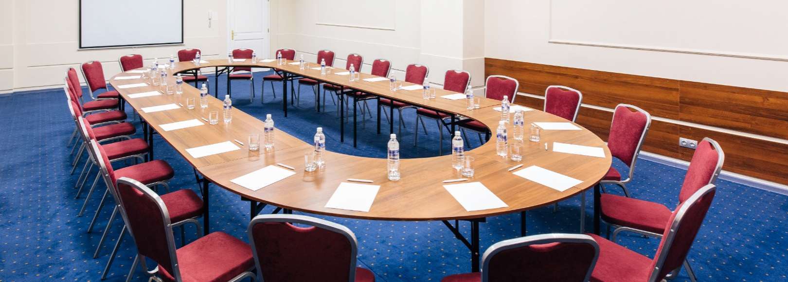 Фотография конференц-зала Успех