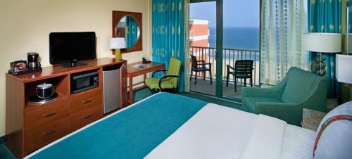 Фотография гостиницы Holiday Inn & Suites North Beach Hotel, an IHG Hotel