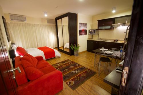 Фотографии апарт отеля 
            NewCity Aparthotel - Suites & Apartments
