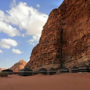 Фотографии базы отдыха 
            Wadirum desert tours camp