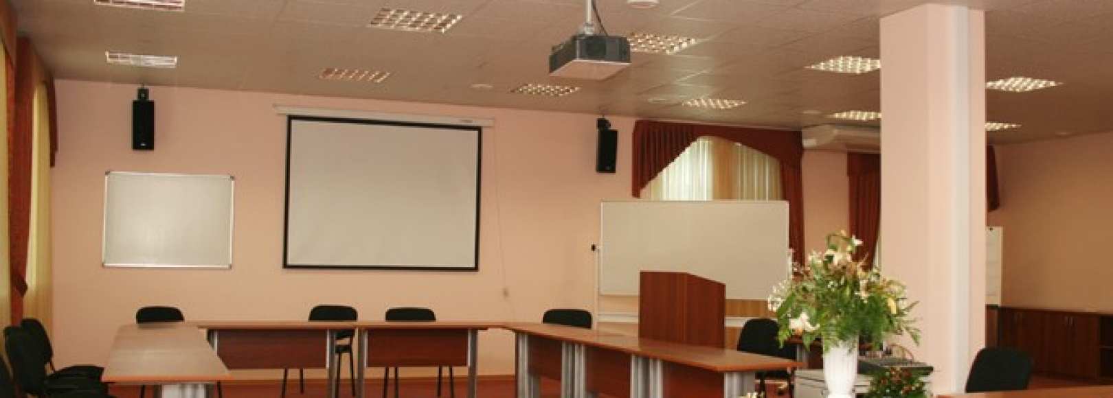 Фотография банкетного зала Русь