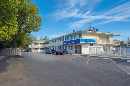 Фотография гостиницы Motel 6-Red Bluff, CA