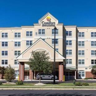 Фотографии гостиницы 
            Comfort Inn & Suites Virginia Beach-Norfolk Airport