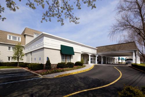 Фотографии гостиницы 
            Clinton Inn Hotel Tenafly