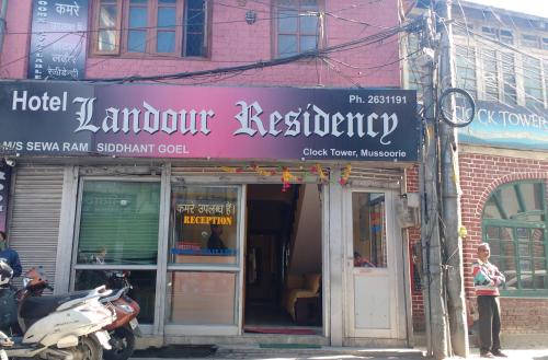 Фотографии гостиницы 
            Hotel Landour Residency