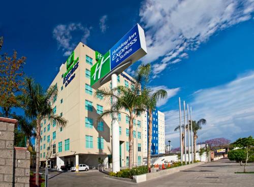 Фотографии гостиницы 
            Holiday Inn Express & Suites Queretaro, an IHG Hotel