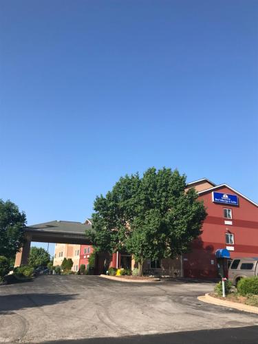 Фотография гостиницы Americas Best Value Inn and Suites Saint Charles