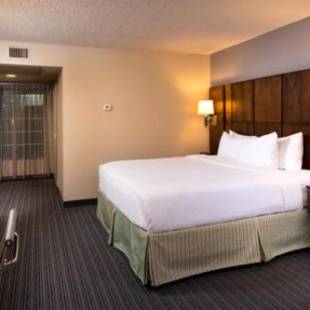 Фотографии гостиницы 
            Holiday Inn Hotel & Suites Oklahoma City North, an IHG Hotel