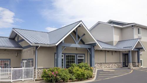 Фотографии гостиницы 
            SilverStone Inn & Suites Spokane Valley