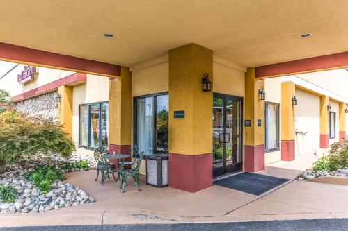 Фотография гостиницы Rodeway Inn Conference Center Montgomeryville