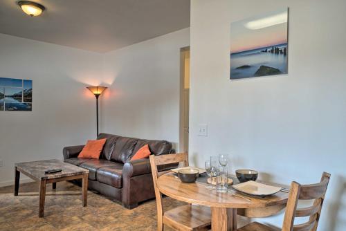 Фотография гостевого дома Homer Hideaway on Fritz Creekside - Pets Welcome