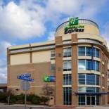 Фотография гостиницы Holiday Inn Express Hotel & Suites San Antonio - Rivercenter Area, an IHG Hotel