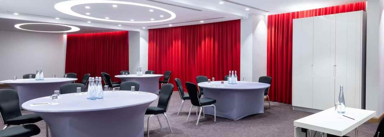 Фотография конференц-зала Зал - 1 этаж