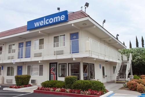Фотография гостиницы Motel 6-Rancho Cordova, CA - Rancho Cordova East