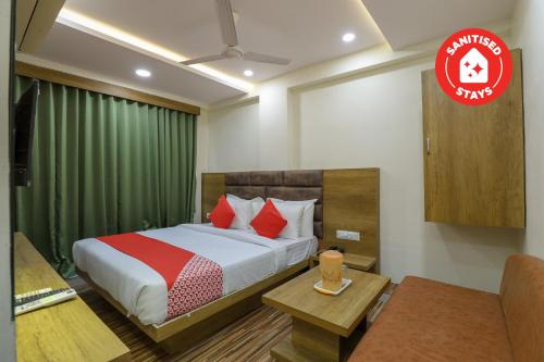 Фотографии гостиницы 
            OYO 49797 Hotel Shubham Inn