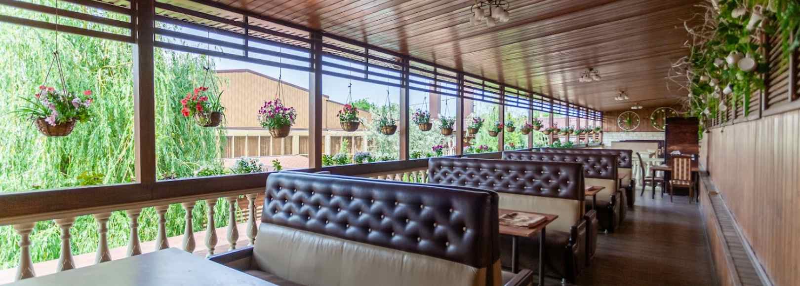 Фотография летней террасы Летняя терраса ресторана Старый Колодец