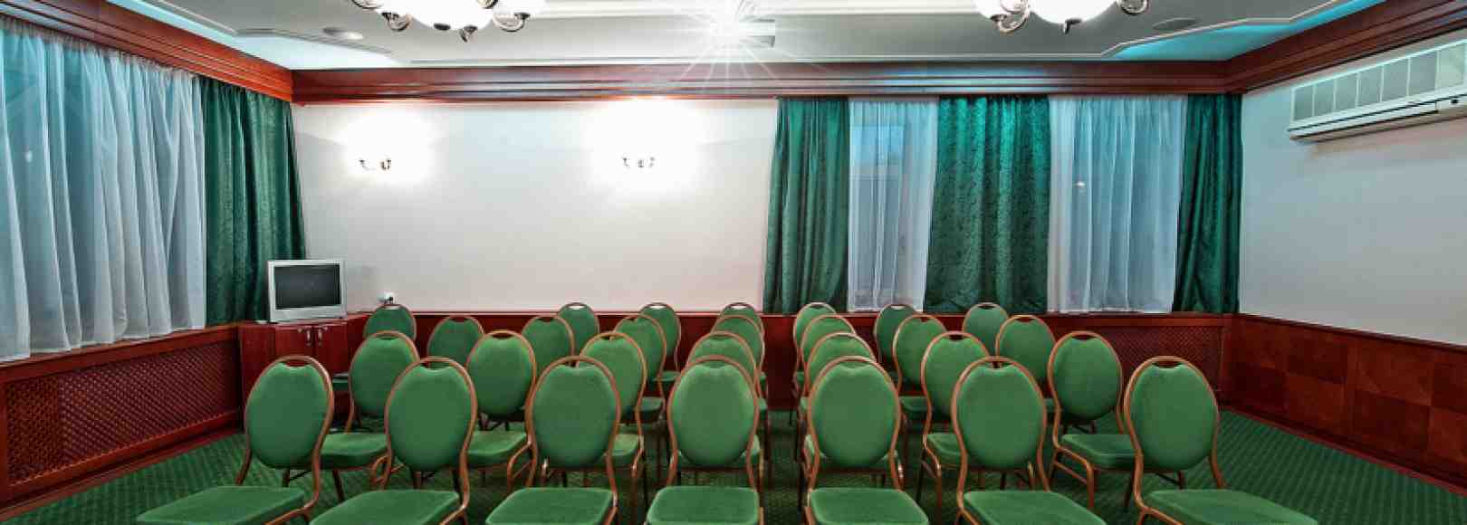 Фотография конференц-зала Нефтяник