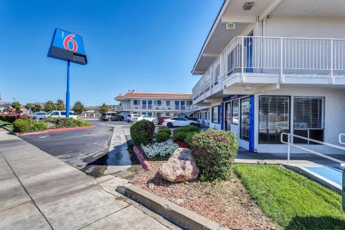 Фотография гостиницы Motel 6-Vallejo, CA - Six Flags West