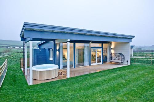 Фотография гостевого дома Rafters Lodge, Nr Saunton