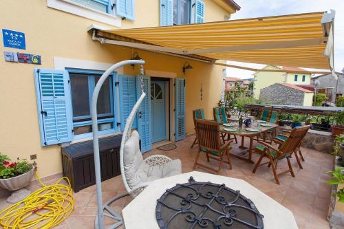 Фотография гостевого дома Apartments with a parking space Kornic, Krk - 11506