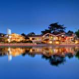 Фотография гостиницы Monterey Bay Lodge